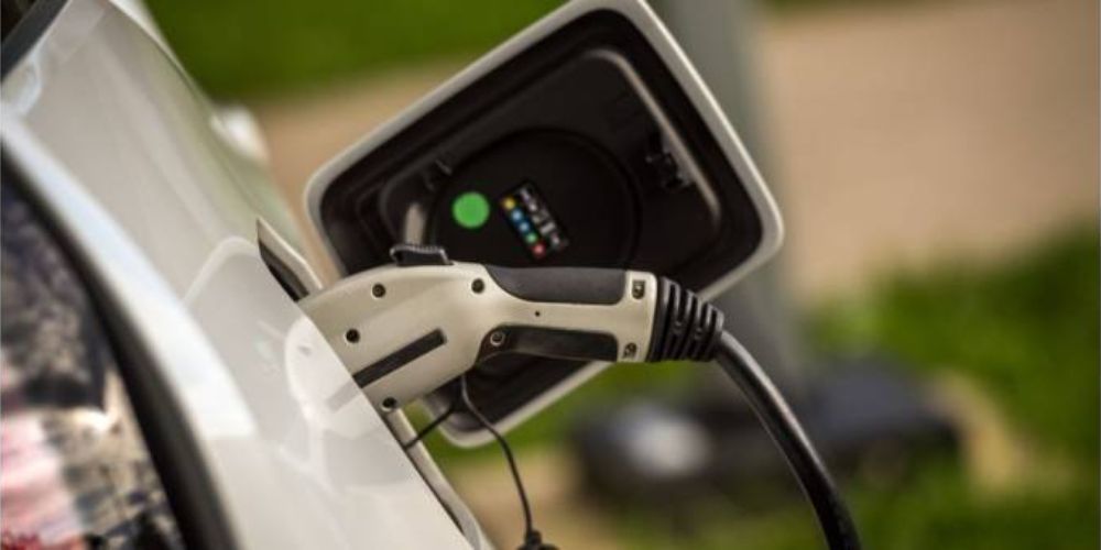 Quelle prise utiliser pour recharger sa voiture électrique ?